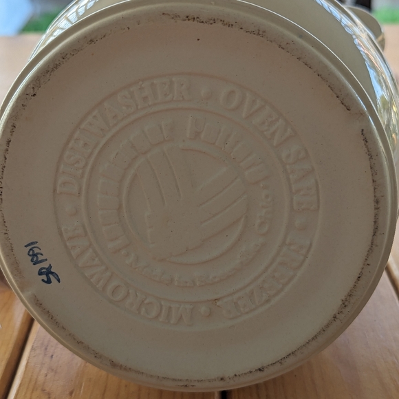 Longaberger Pitcher - Picture 4 of 4